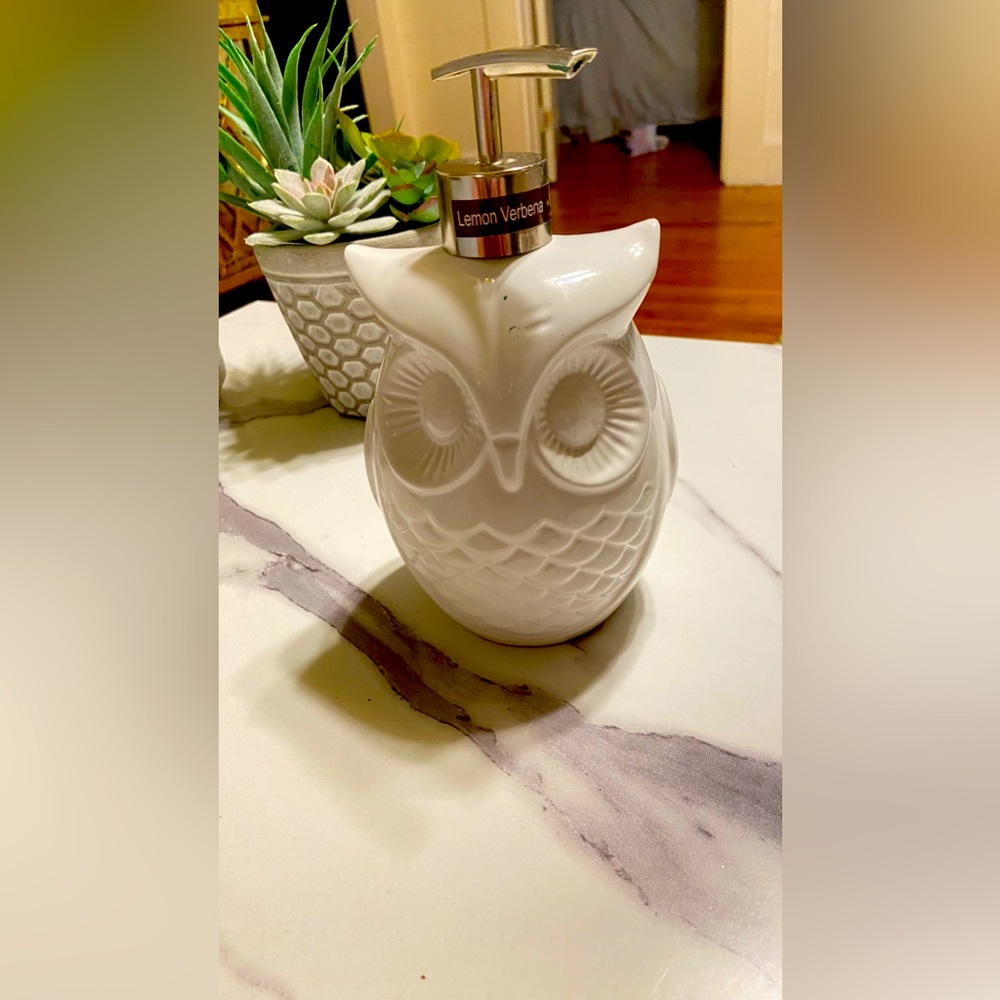 Owl/Soap dispenser